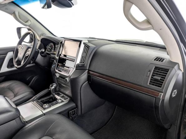 Toyota Land Cruiser 200 Series Рестайлинг 2 с пробегом 2017 года, цена 4 689 000 рублей, 300506 км, внедорожник, Автокод Объявления