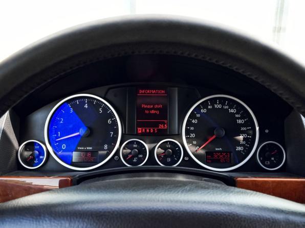Volkswagen Touareg I Рестайлинг с пробегом 2007 года, цена 926 000 рублей, 325252 км, внедорожник, Автокод Объявления