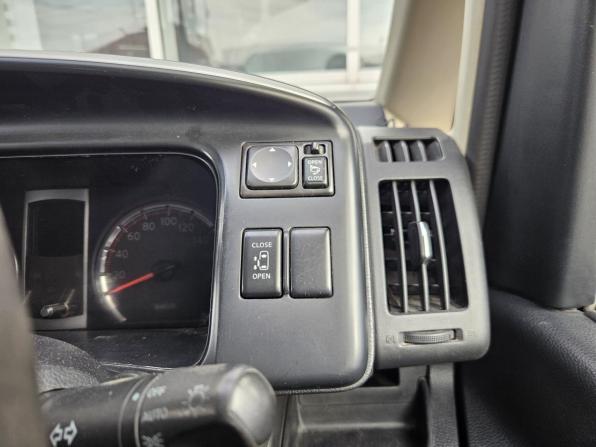 Nissan Serena III (C25) с пробегом 2010 года, цена 965 000 рублей, 215000 км, минивэн, Автокод Объявления