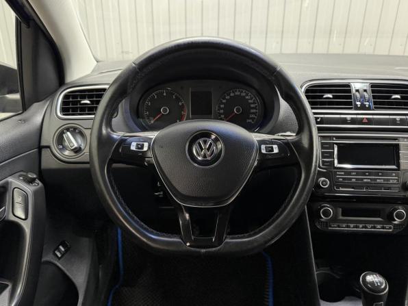 Volkswagen Polo V Рестайлинг с пробегом 2017 года, цена 985 000 рублей, 93293 км, седан, Автокод Объявления