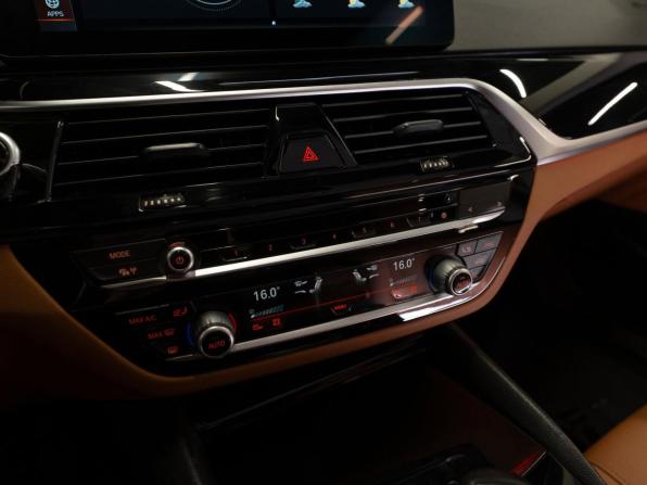 BMW 5 серии VII (G30/G31/G38) Рестайлинг с пробегом 2022 года, цена 3 750 000 рублей, 81324 км, универсал, Автокод Объявления