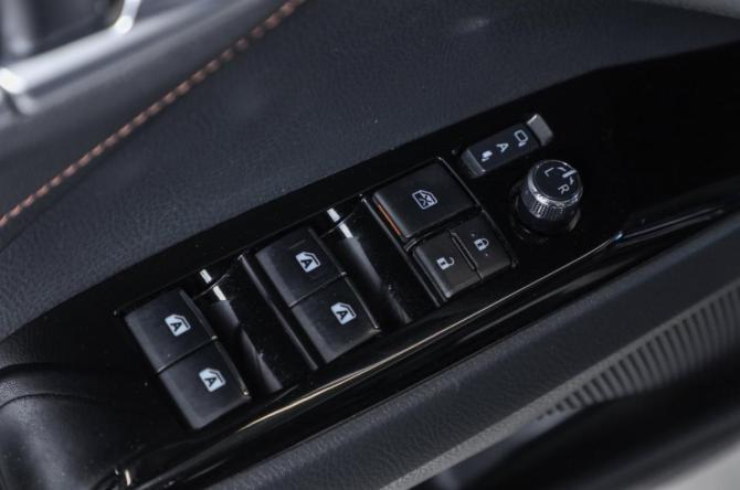Toyota Camry VIII (XV70) с пробегом 2019 года, цена 2 249 000 рублей, 206000 км, седан, Автокод Объявления