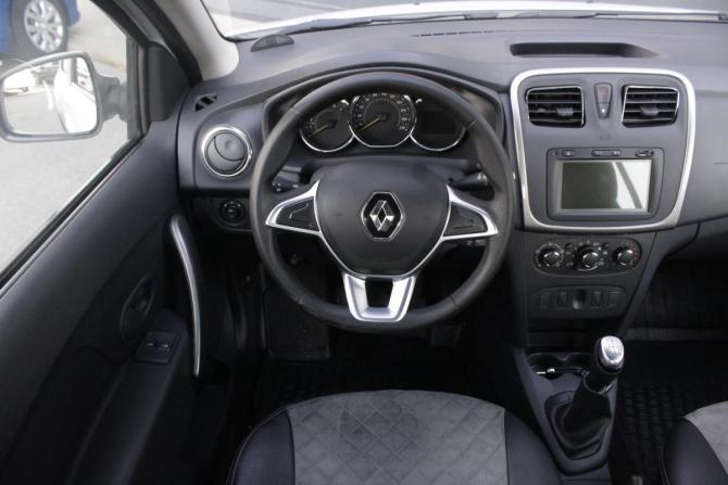 Renault Sandero II Рестайлинг с пробегом 2022 года, цена 1 410 000 рублей, 47047 км, хэтчбек, Автокод Объявления