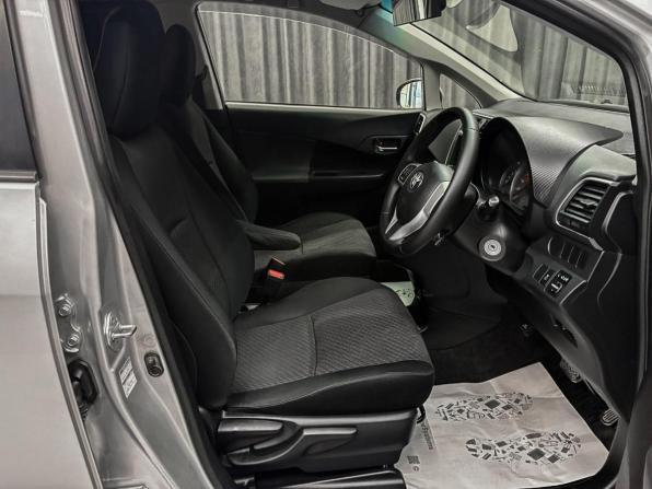 Toyota Ractis II с пробегом 2013 года, цена 850 000 рублей, 165000 км, хэтчбек, Автокод Объявления