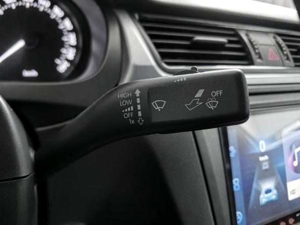 Skoda Rapid I с пробегом 2014 года, цена 979 000 рублей, 168462 км, лифтбек, Автокод Объявления