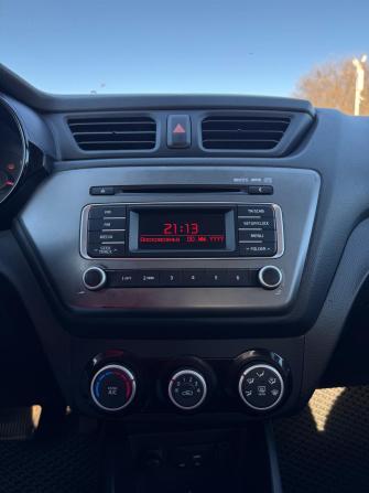 Kia Rio III Рестайлинг с пробегом 2017 года, цена 907 000 рублей, 231088 км, седан, Автокод Объявления