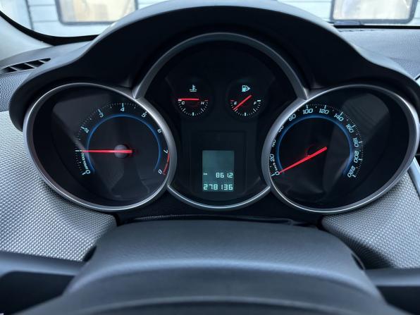 Chevrolet Cruze I Рестайлинг с пробегом 2013 года, цена 700 000 рублей, 278136 км, седан, Автокод Объявления