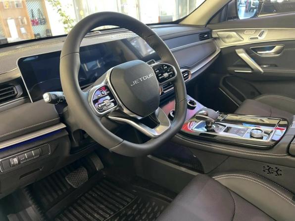 JETOUR X70+ I Рестайлинг с пробегом 2024 года, цена 2 650 000 рублей, 537 км, внедорожник, Автокод Объявления