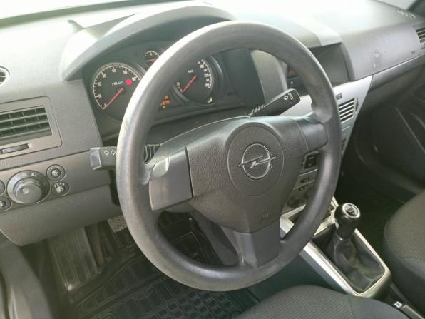 Opel Astra H Рестайлинг с пробегом 2012 года, цена 570 000 рублей, 189000 км, седан, Автокод Объявления