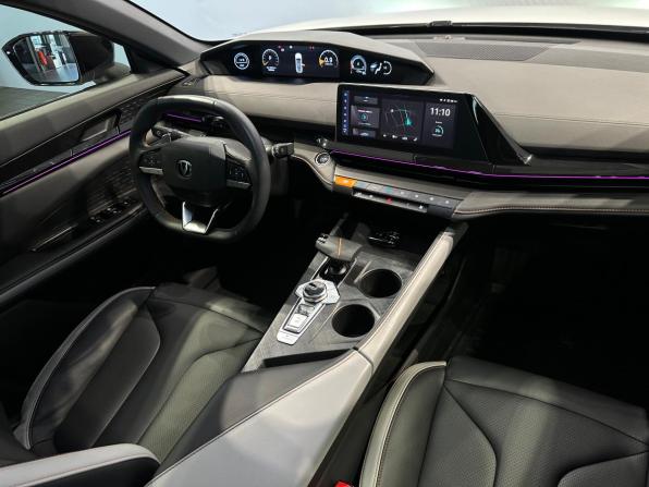 Changan UNI-V I с пробегом 2024 года, цена 2 390 000 рублей, 34010 км, лифтбек, Автокод Объявления