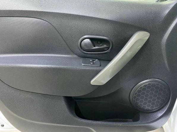 Renault Logan II Рестайлинг с пробегом 2019 года, цена 832 650 рублей, 126047 км, седан, Автокод Объявления