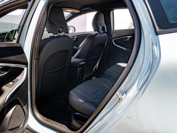 Volvo V40 Cross Country I Рестайлинг с пробегом 2017 года, цена 1 449 000 рублей, 112925 км, хэтчбек, Автокод Объявления