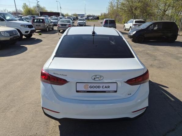 Hyundai Solaris II с пробегом 2017 года, цена 1 350 000 рублей, 134303 км, седан, Автокод Объявления