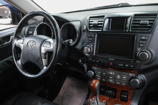 Toyota Highlander II (XU40) Рестайлинг с пробегом 2013 года, цена 2 379 000 рублей, 280000 км, внедорожник, Автокод Объявления