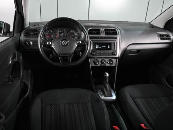 Volkswagen Polo V Рестайлинг с пробегом 2018 года, цена 1 365 000 рублей, 89060 км, седан, Автокод Объявления