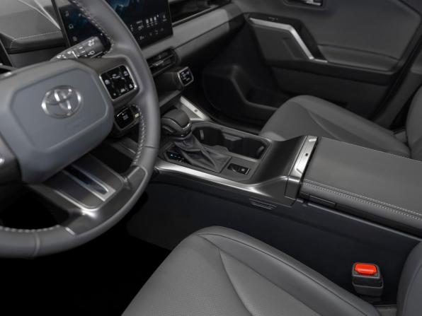 Toyota RAV4 VI (XA60) с пробегом 2025 года, цена 3 950 000 рублей, 30 км, внедорожник, Автокод Объявления