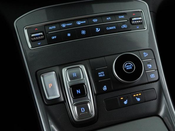 Hyundai Santa Fe IV Рестайлинг с пробегом 2021 года, цена 3 427 444 рубля, 94132 км, внедорожник, Автокод Объявления