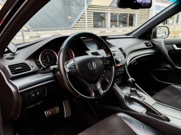 Honda Accord VIII Рестайлинг с пробегом 2011 года, цена 1 300 000 рублей, 253833 км, седан, Автокод Объявления