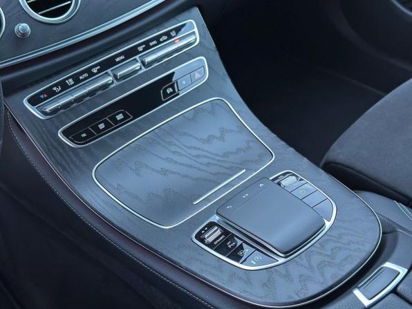 Mercedes-Benz E-Класс V (W213 S213 C238) Рестайлинг с пробегом 2021 года, цена 4 450 000 рублей, 102000 км, седан, Автокод Объявления