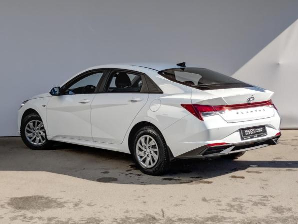 Hyundai Elantra VII (CN7) с пробегом 2022 года, цена 2 090 000 рублей, 44390 км, седан, Автокод Объявления