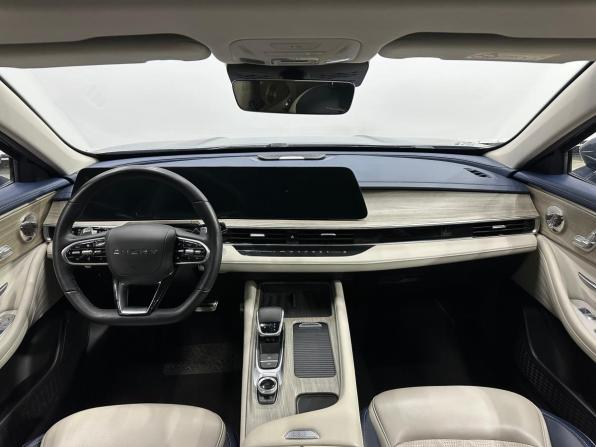 Chery Arrizo 8 с пробегом 2023 года, цена 2 030 000 рублей, 26990 км, седан, Автокод Объявления