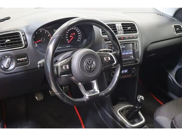 Volkswagen Polo V Рестайлинг с пробегом 2018 года, цена 1 319 000 рублей, 189660 км, седан, Автокод Объявления