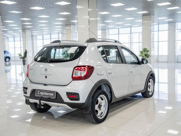 Renault Sandero II с пробегом 2015 года, цена 780 000 рублей, 133000 км, хэтчбек, Автокод Объявления