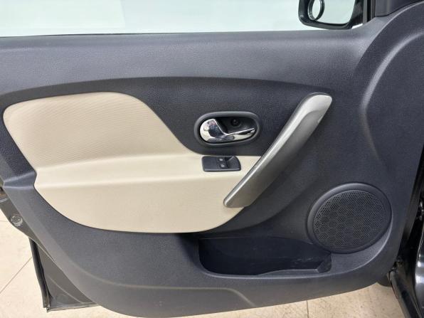 Renault Logan II с пробегом 2015 года, цена 700 000 рублей, 272365 км, седан, Автокод Объявления