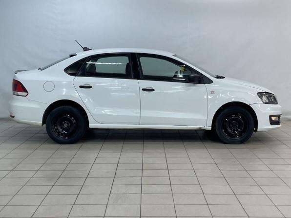 Volkswagen Polo V Рестайлинг с пробегом 2017 года, цена 900 000 рублей, 77941 км, седан, Автокод Объявления