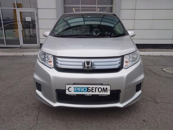 Honda Freed I Рестайлинг с пробегом 2014 года, цена 1 000 000 рублей, 172513 км, компактвэн, Автокод Объявления