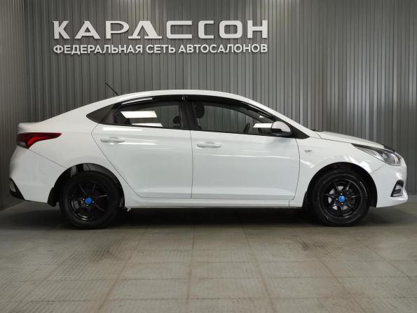 Hyundai Solaris II с пробегом 2017 года, цена 997 000 рублей, 90729 км, седан, Автокод Объявления