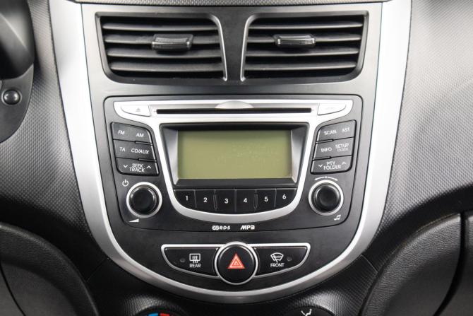 Hyundai Solaris I с пробегом 2011 года, цена 789 000 рублей, 216353 км, седан, Автокод Объявления
