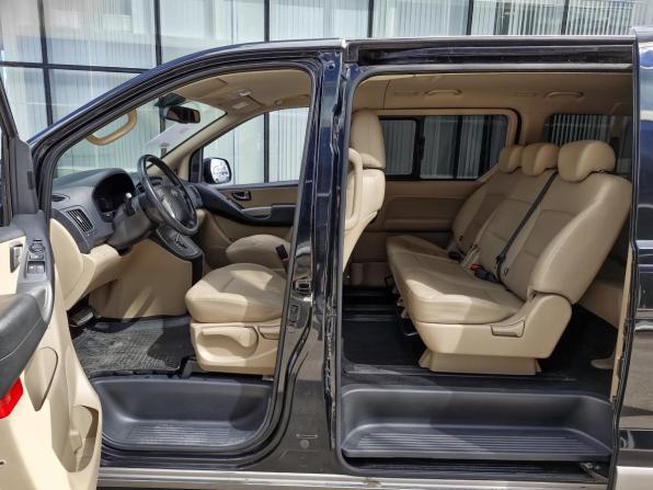 Hyundai H-1 II Рестайлинг 2 с пробегом 2019 года, цена 3 159 000 рублей, 97017 км, минивэн, Автокод Объявления
