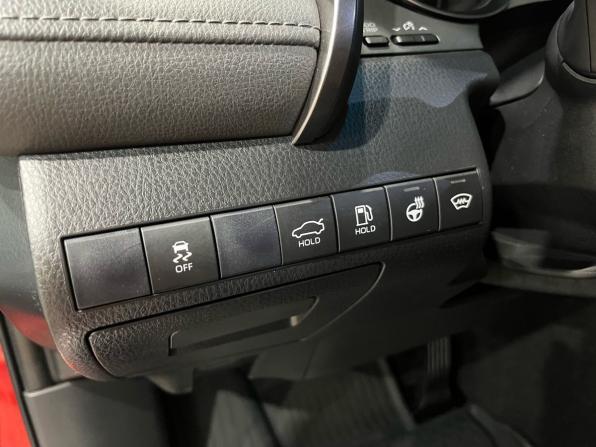 Toyota Camry VIII (XV70) Рестайлинг с пробегом 2021 года, цена 3 030 000 рублей, 91223 км, седан, Автокод Объявления
