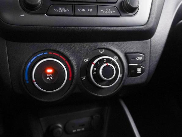 Kia Rio III с пробегом 2014 года, цена 999 999 рублей, 121149 км, хэтчбек, Автокод Объявления