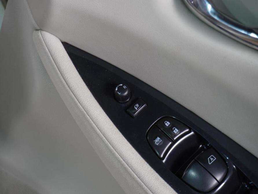 Nissan Leaf I (ZE0/AZE0) Воронеж  - изображение 12