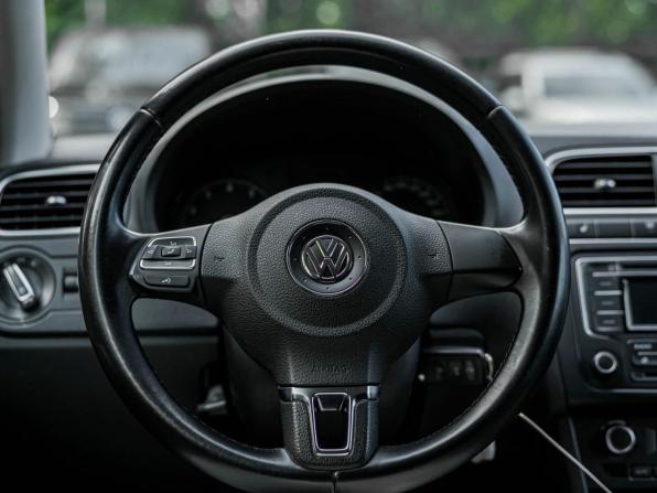 Volkswagen Polo V с пробегом 2013 года, цена 655 000 рублей, 176606 км, седан, Автокод Объявления