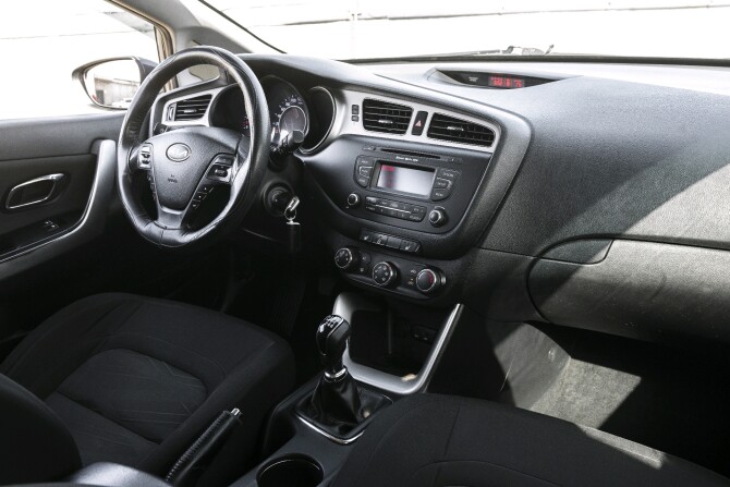 Kia Ceed II с пробегом 2015 года, цена 949 000 рублей, 274605 км, хэтчбек, Автокод Объявления