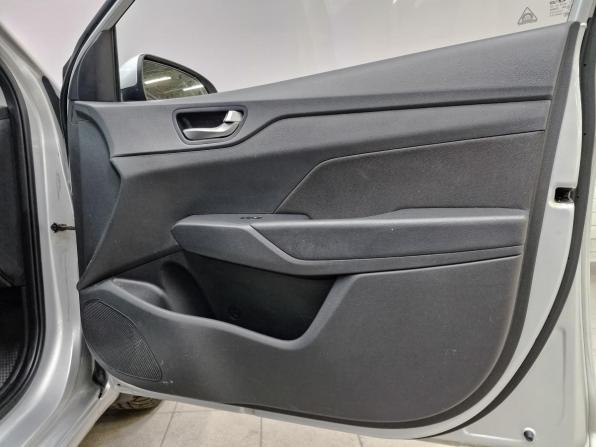 Hyundai Solaris II с пробегом 2020 года, цена 1 190 000 рублей, 135981 км, седан, Автокод Объявления