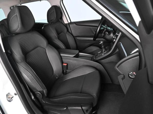 Renault Scenic IV с пробегом 2018 года, цена 1 599 000 рублей, 204496 км, компактвэн, Автокод Объявления