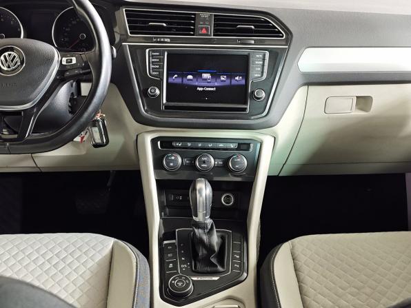 Volkswagen Tiguan II с пробегом 2017 года, цена 2 355 000 рублей, 137298 км, внедорожник, Автокод Объявления