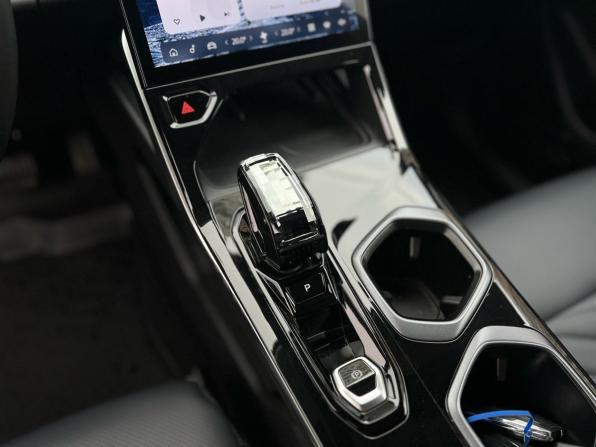Geely Atlas II с пробегом 2024 года, цена 3 090 000 рублей, 21012 км, внедорожник, Автокод Объявления