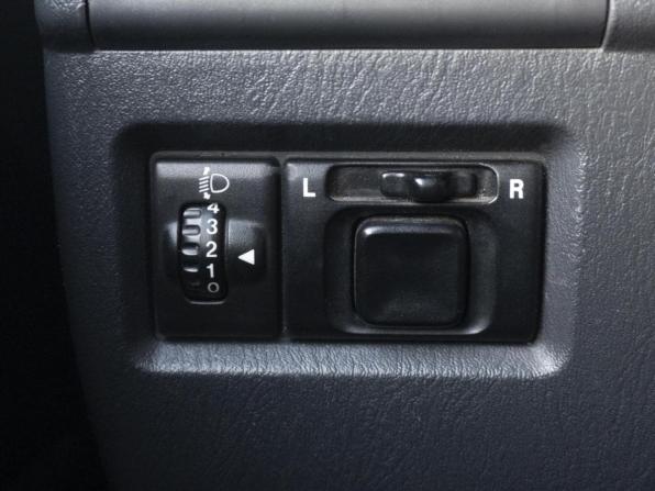 Suzuki Jimny III Рестайлинг 1 с пробегом 2006 года, цена 939 000 рублей, 118545 км, внедорожник, Автокод Объявления