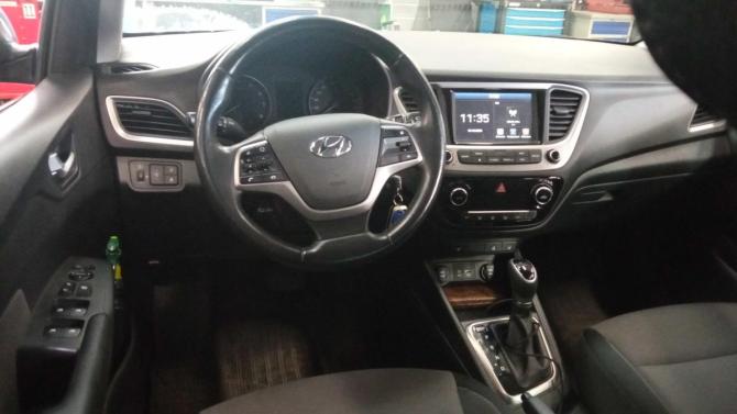 Hyundai Solaris II с пробегом 2017 года, цена 1 199 000 рублей, 134869 км, седан, Автокод Объявления