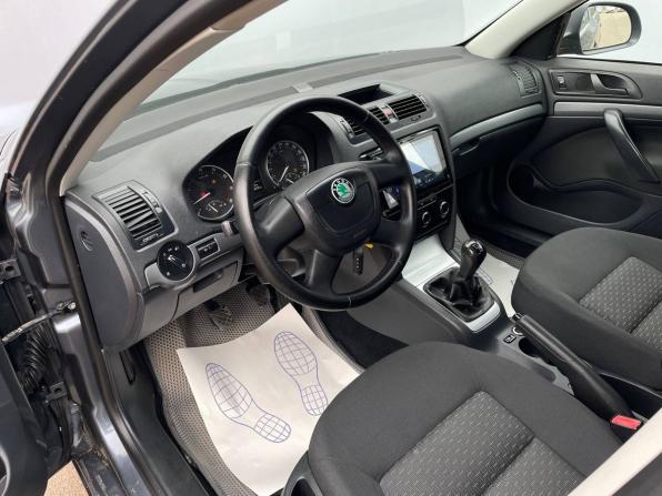 Skoda Octavia II (A5) Рестайлинг с пробегом 2011 года, цена 585 000 рублей, 265655 км, лифтбек, Автокод Объявления