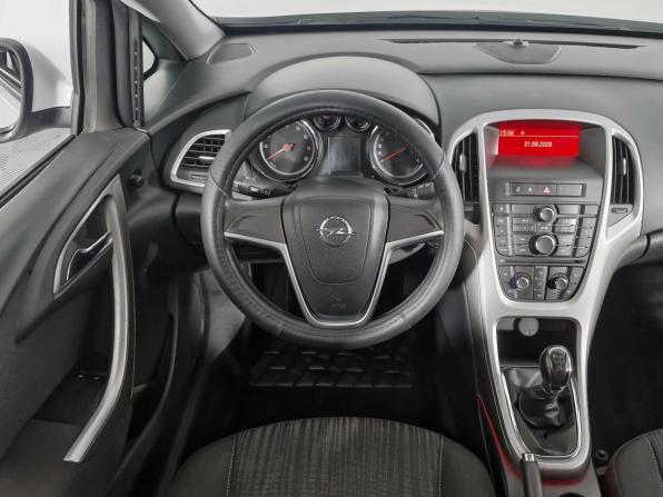 Opel Astra J с пробегом 2011 года, цена 529 000 рублей, 215000 км, хэтчбек, Автокод Объявления