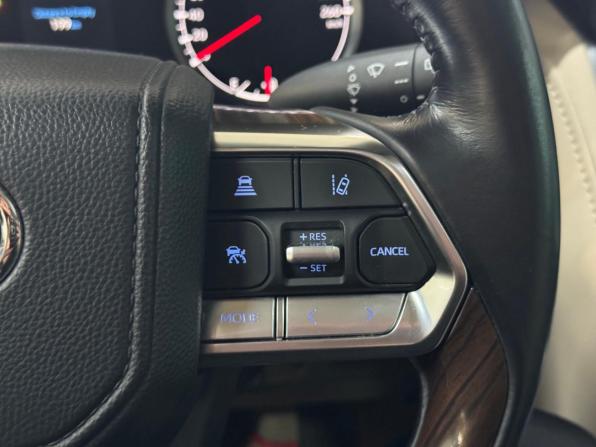 Toyota Land Cruiser 300 Series с пробегом 2022 года, цена 10 590 000 рублей, 54036 км, внедорожник, Автокод Объявления
