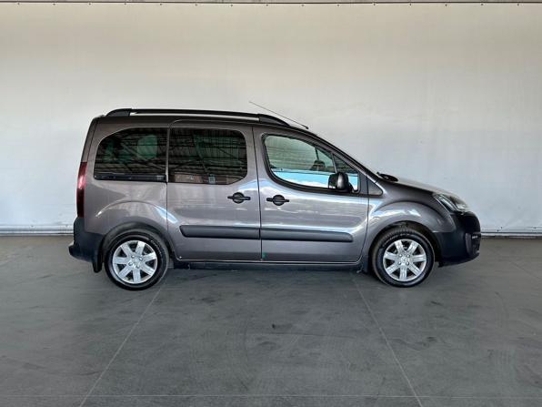 Peugeot Partner II Рестайлинг 2 с пробегом 2016 года, цена 850 000 рублей, 233522 км, компактвэн, Автокод Объявления