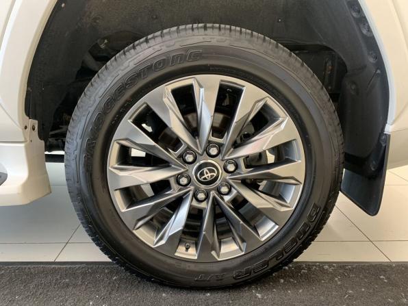 Toyota Land Cruiser 300 Series с пробегом 2021 года, цена 10 999 000 рублей, 76350 км, внедорожник, Автокод Объявления