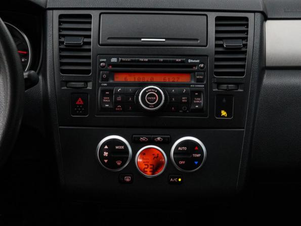 Nissan Tiida I Рестайлинг с пробегом 2012 года, цена 900 000 рублей, 140150 км, хэтчбек, Автокод Объявления